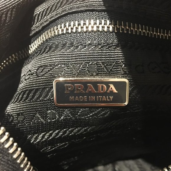 Authentic Vintage Prada Nylon Bag - Picture 5 of 14